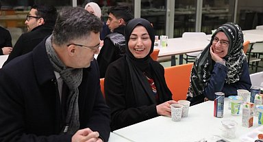 Rektör Prof. Dr. Çağlar, BTÜ'lü öğrencilerle buluştu