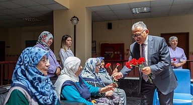 Ulu çınarlara Büyükkılıç'tan saygı
