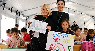 Ünlülerden sanatla terapi