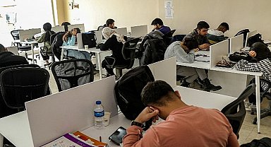 Van Büyükşehir Belediyesinden Öğrencilere 11 Ayrı Noktada Etüt Hizmeti