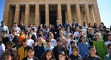 100. yılda 100 Keşanlı çocuk Ata'nın huzurunda