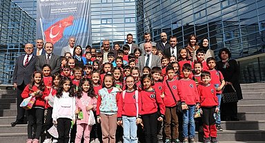 Ahmet Çolakbayrakdar minik yürekleri ağırladı