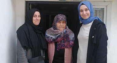 AK Kadınlar Pazaryeri'nde yaşlıları unutmadı
