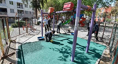 Antalya Muratpaşa'da çocuk parklarına esnek zemin