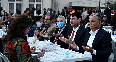 Antalya Muratpaşa'daki iftarda Tuzcular Muhtarı unutulmadı