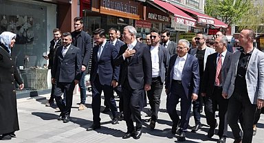 Bakan Akar ile Başkan Büyükkılıç'tan esnafa ziyaret