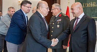 Başkan Soyer valilikteki bayramlaşma törenine katıldı