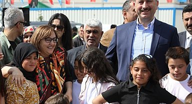 Büyükşehir, depremden etkilenen ilçelerde bayram şenlikleri düzenliyor
