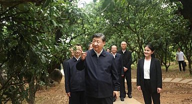 Cumhurbaşkanı Xi, köylülere zenginleşme yöntemlerini tanıttı
