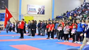 Denizli'de Binlerce Sporcunun Katıldığı Türkiye Çocuklar Karate Şampiyonası Başladı