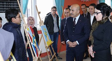 Deprem çocuklarının çizgilerine Vali Demirtaş'tan tam not