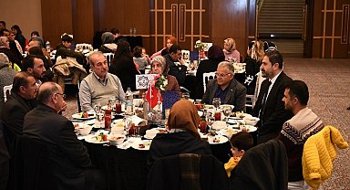 Depremzedeler iftarda Büyükkılıç'la buluştu