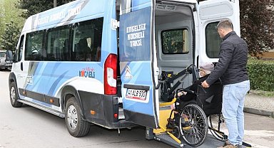 Engelsiz Taksi bayramda görev başında