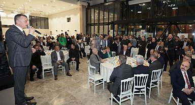 Erzurumluların iftar programına yoğun katılım