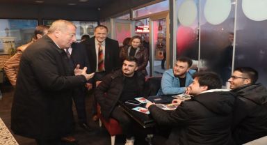İYİ Parti Milletvekili Hakan Şeref Olgun, gençlere gelecek korkusu yaşatmayacakları sözünü verdi.
