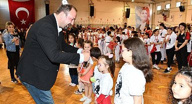 İzmir Çiğli'de çocuklara çifte bayram