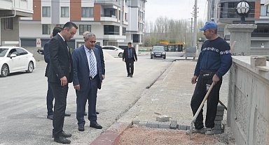 Kütahya'da kaldırım çalışmaları sürüyor