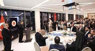 New York Türkevi'nde ortak sofra