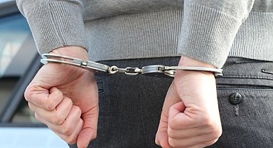 Şanlıurfa'da ağır hasarlı binadan hırsızlık yapan 2 kişi tutuklandı