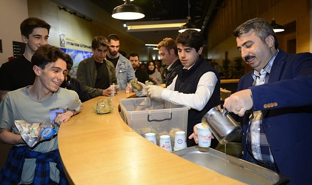 'Uyumayan Kütüphane'lerde iftar ve sahur ikramı