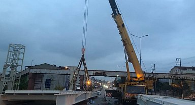 60 Evler üstgeçidinde köprü ve kiriş montajı tamam