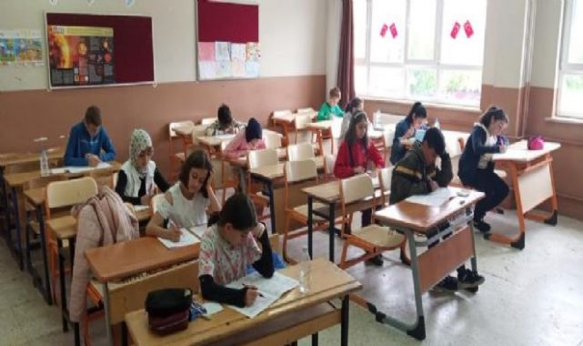 7. Ödüllü Kitap Okuma Yarışması'nın Sınavı Yapıldı