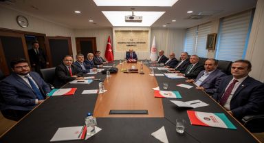 700 Binden Fazla Kamu İşçisi için Toplu İş Sözleşmeleri Görüşmeleri Sürüyor
