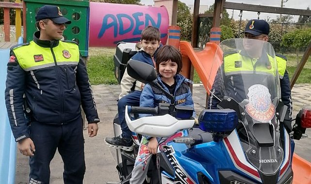 Aden Koleji'nde miniklere 'trafik' etkinliği