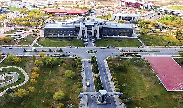 Afyon Kocatepe Üniversitesi'nde Matematik Şenliği ve Yarışması Gerçekleştirildi