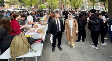Afyonkarahisar'da depremden etkilenen öğrencilerin ihtiyaçları karşılandı