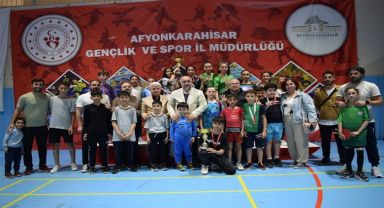 Afyonkarahisar'da Gençler Ferdi Masa Tenisi İl Birinciliği Yapıldı