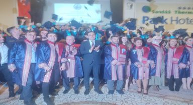 Afyonkarahisar Kocatepe Üniversitesi Sandıklı Yüksekokulu mezuniyet töreni gerçekleştirildi.