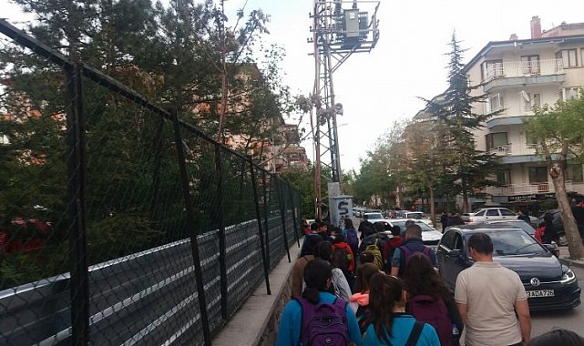 Afyonkarahisar'da okul yolunda büyük tehlikede!