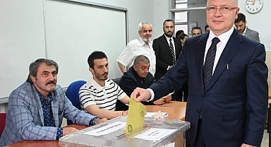 AK Parti İl Başkanı Davut Gürkan oyunu kullandı