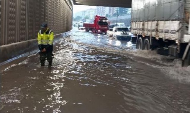 Ankara sele teslim oldu