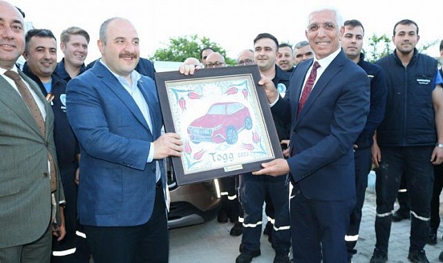 Bakan Varank'tan Marmarabirlik'e ziyaret... Asa'nın hediyesi 'Togg karosu' oldu