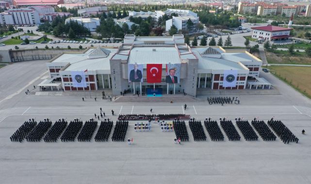 Bin 90 Kişi Polis Amirleri Eğitiminin Ardından Komiser Yardımcısı Olarak Mezun Oldu