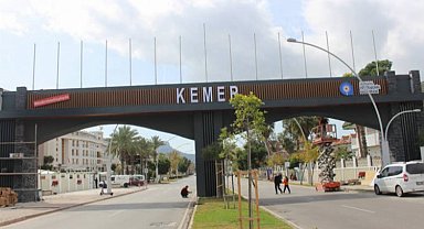 Büyükşehir Belediyesi Kemer giriş takını yeniledi