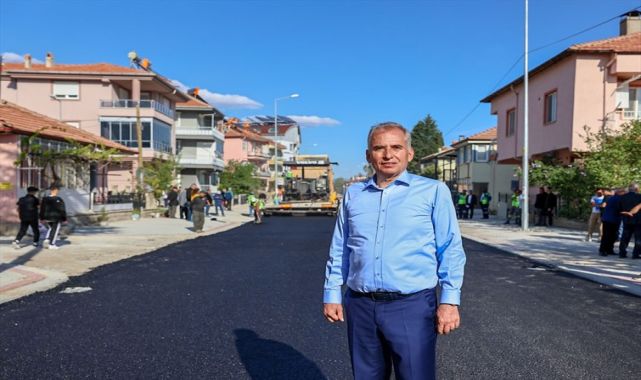 Çivril'e Büyükşehir Belediyesi çalışmaları ile güzellik katılıyor