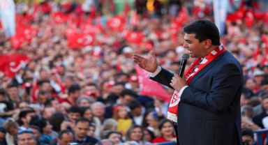 Demokrat Parti Genel Başkanı Uysal, Antalya'da seçmenlere seslendi.