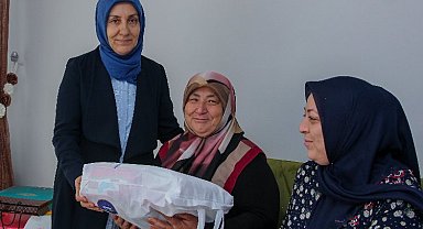 Depremzede ailelere Kütahya'dan destek sürüyor
