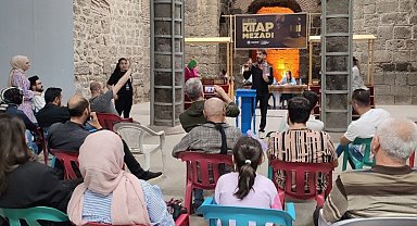 Diyarbakır'da kitap mezatları sürüyor