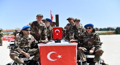 Engelli gençler temsili askerlikte yemin etti