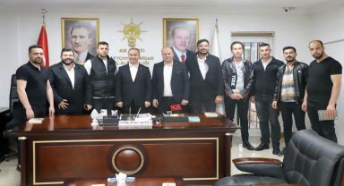 Gelecek Partisi Afyonkarahisar Gençlik Kolları İl Başkanı ve Yönetim Kurulu Üyeleri AK Parti'ye Geçti