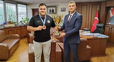 Gölcük'ün gururundan Başkan Sezer'e ziyaret