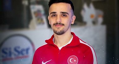 İşitme engeli başarıya engel olmadı!