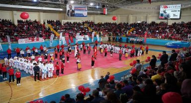 Isparta'da 19 Mayıs Atatürk'ü Anma ve Gençlik ve Spor Bayramı Kutlamaları Yapıldı