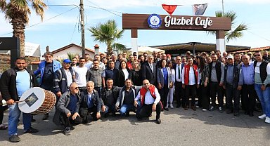İzmir Güzelbahçe'de 1 Mayıs kahvaltısı