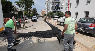 İzmir Narlıdere'de asfalt mesaisi