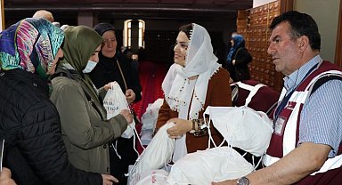 İzmit Belediyesi'nden hacı adaylarına hediyeli uğurlama